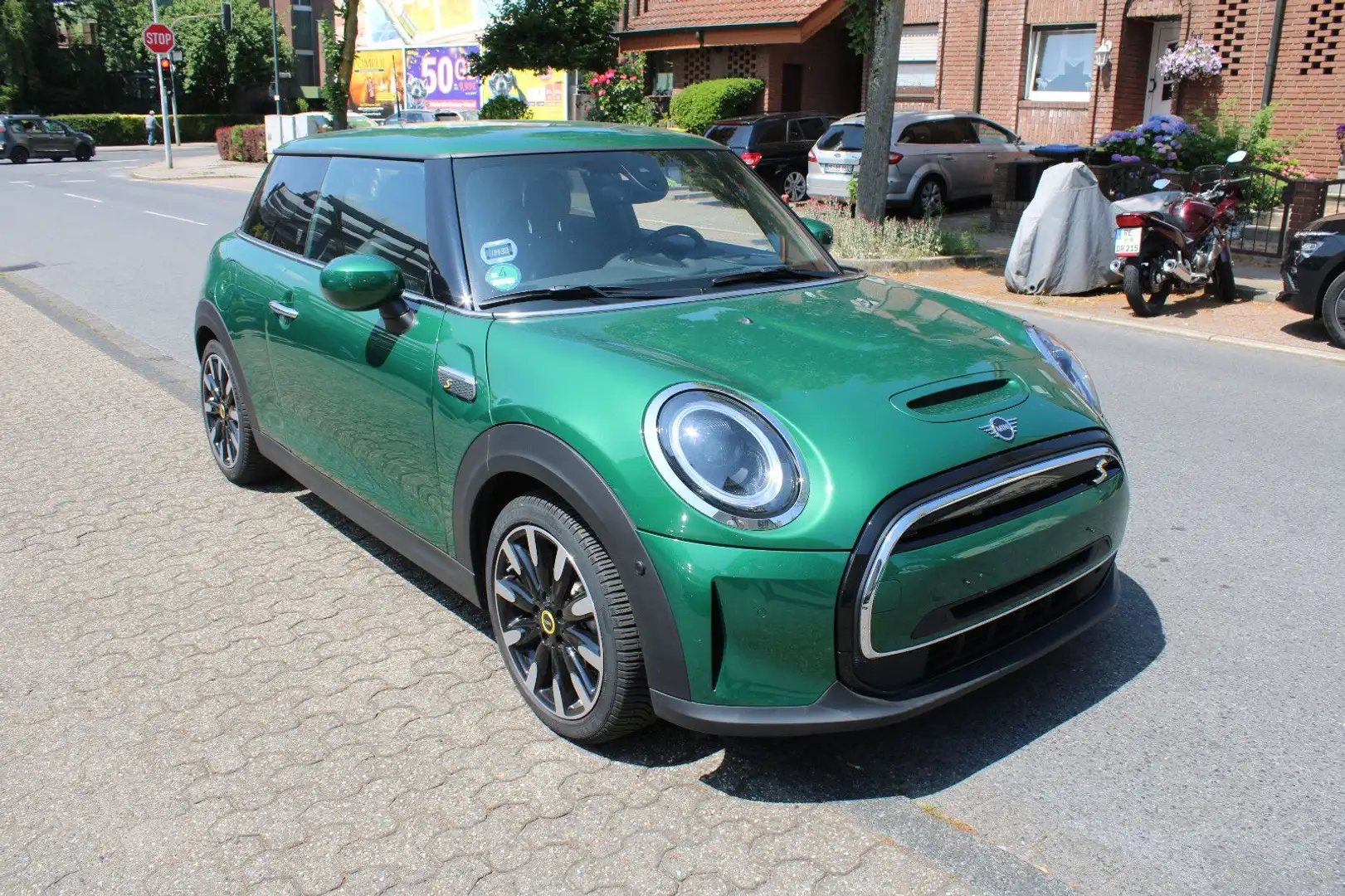 MINI Cooper SE Yours Trim*LEDERÜ*NAVI*XENON*94000KM! Grün - 2