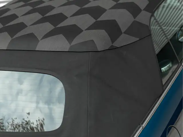 Mini Convertible view 11