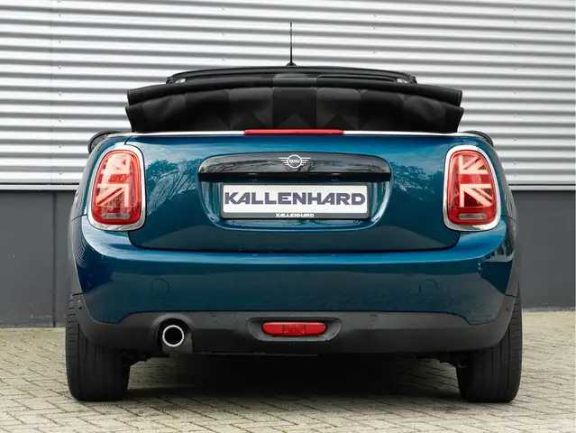 Mini Convertible view 7