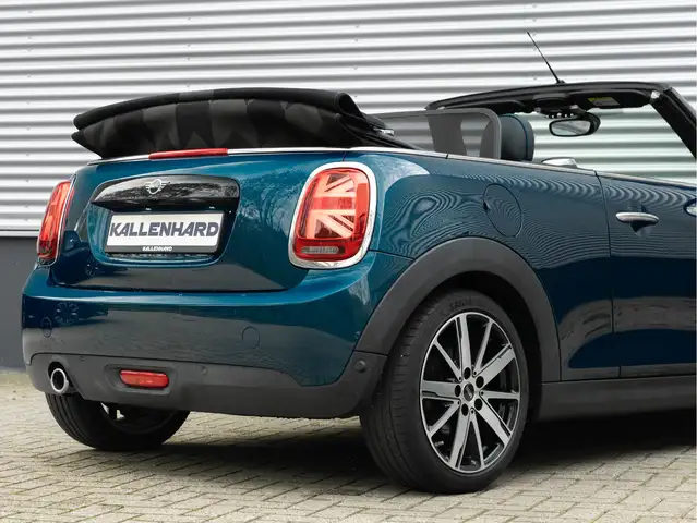 Mini Convertible view 14