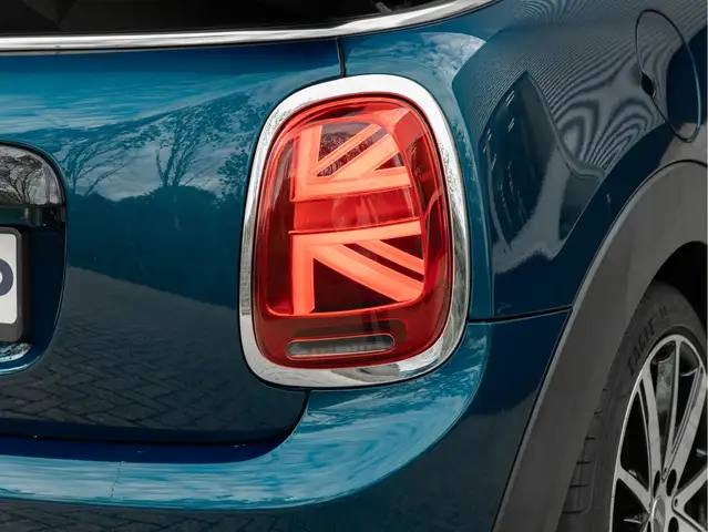 Mini Convertible view 16