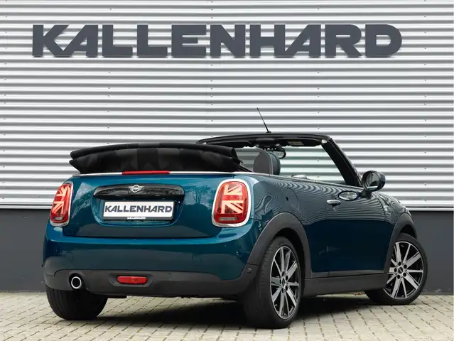 Mini Convertible view 2