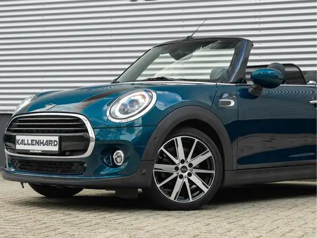 Mini Convertible view 12