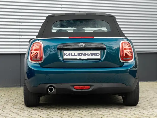 Mini Convertible view 8