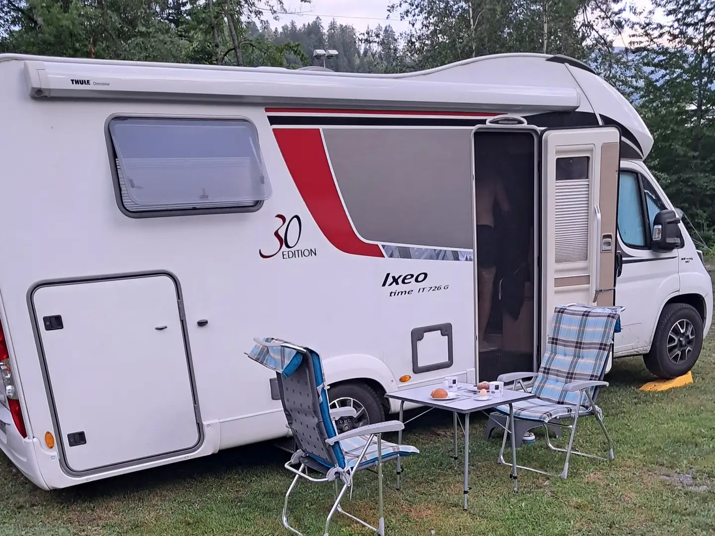 Caravans-Wohnm Bürstner Ixeo 726 G Sonderedition 30 Bianco - 1