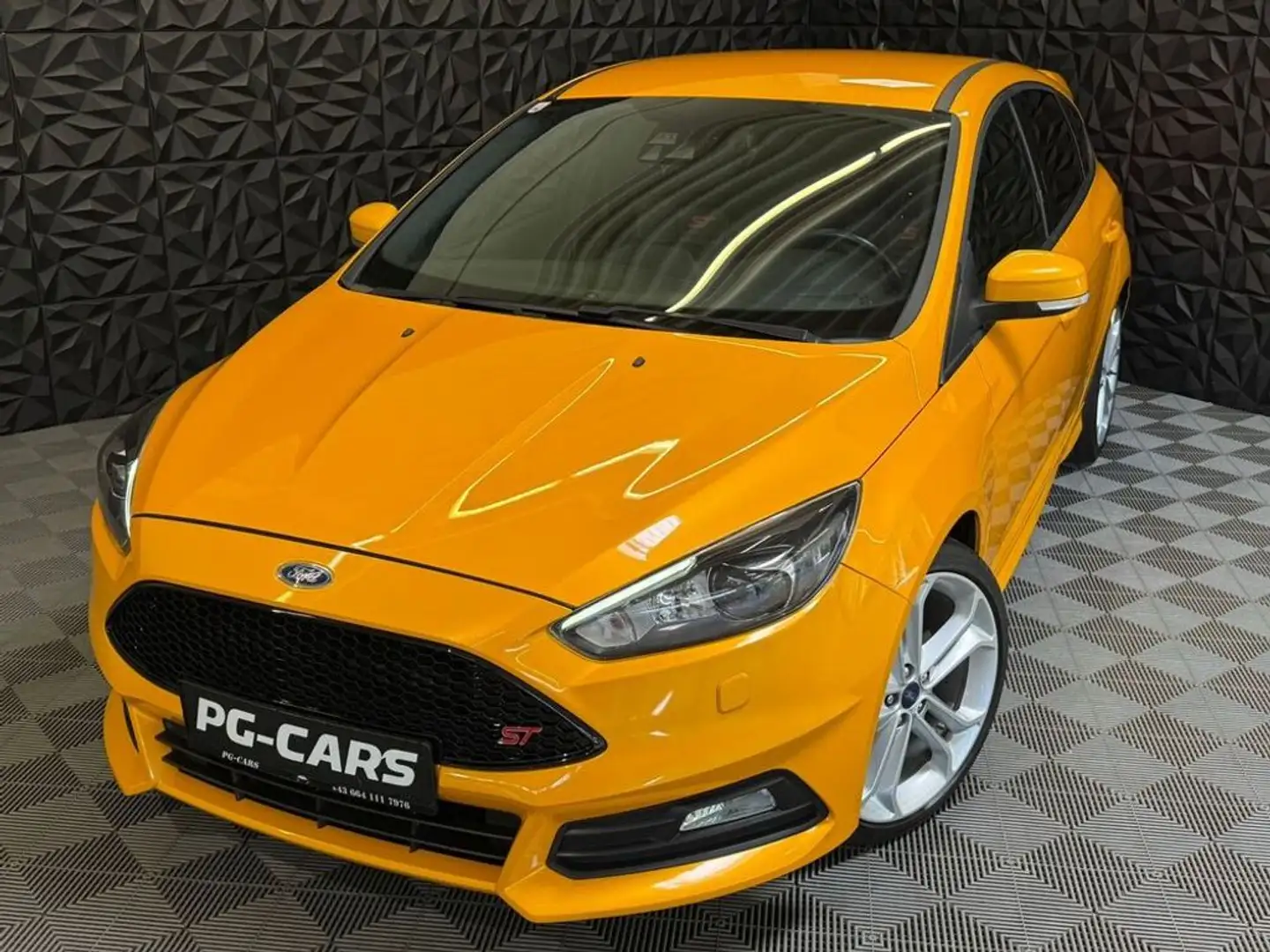 Ford Focus 2.0 EcoBoost ST Gelb - 2