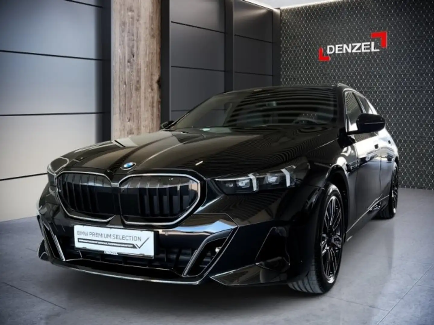 BMW 520 d xDrive Touring G61 B47 Schwarz - 2