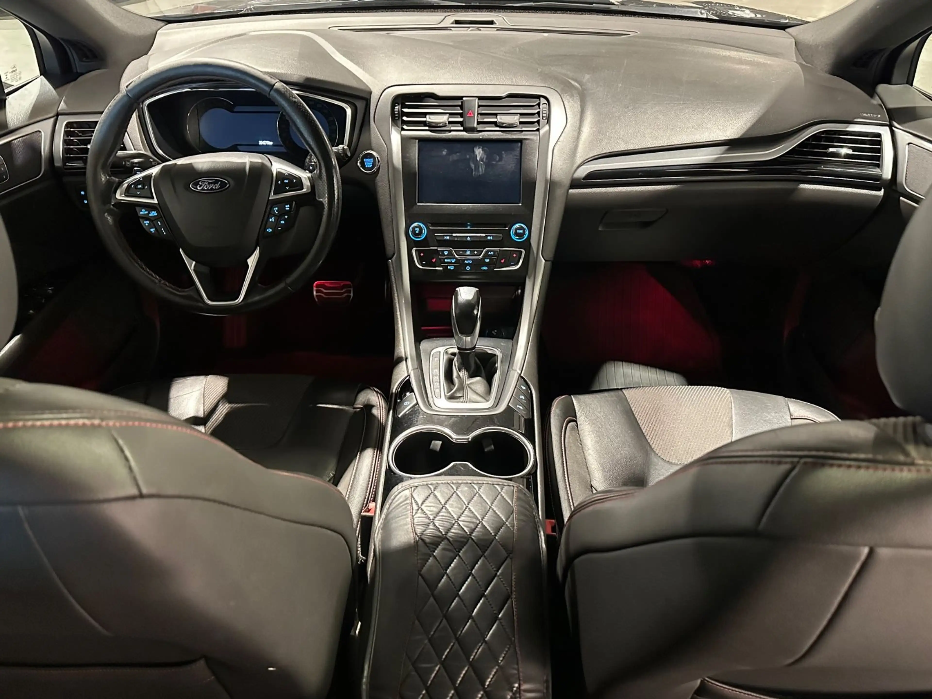 Ford Mondeo Turnier ST-Line *Navi,ACC,AHK,Pano,LED* — photo 14