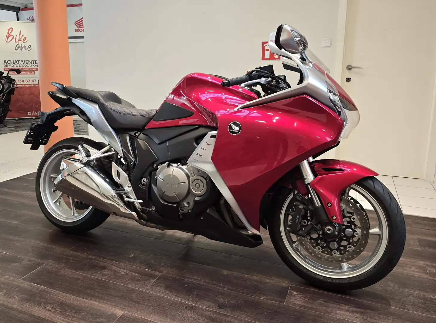 Honda VFR 1200 F Червоний - 2