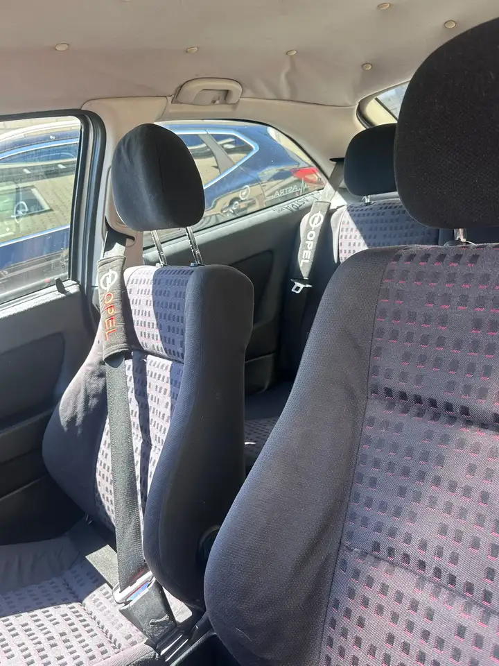 Opel Astra 1.6-16V Sport, foto 5