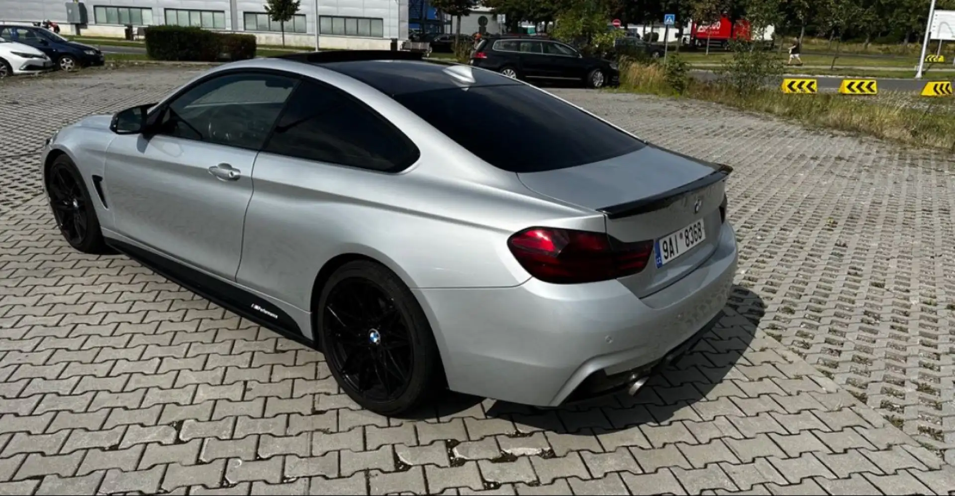 BMW 428 428i Coupe Aut. Silber - 2
