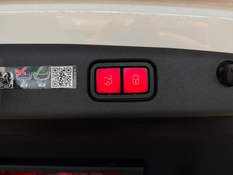 Mercedes-Benz E 300 de AMG, Pano-D, HuD, Sitzklima, Inter. Bra — photo 12