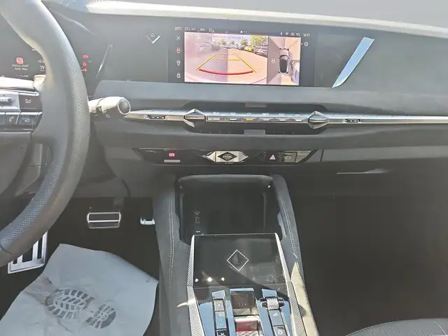 DS Automobiles DS 4 view 13