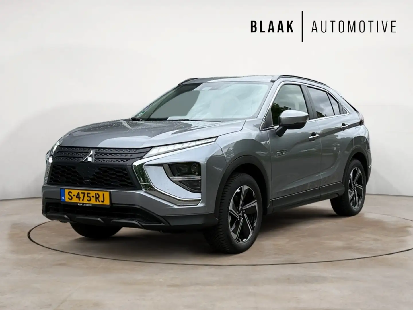 Mitsubishi Eclipse Cross 2.4 PHEV Intense | all season | trekhaak Grijs - 1