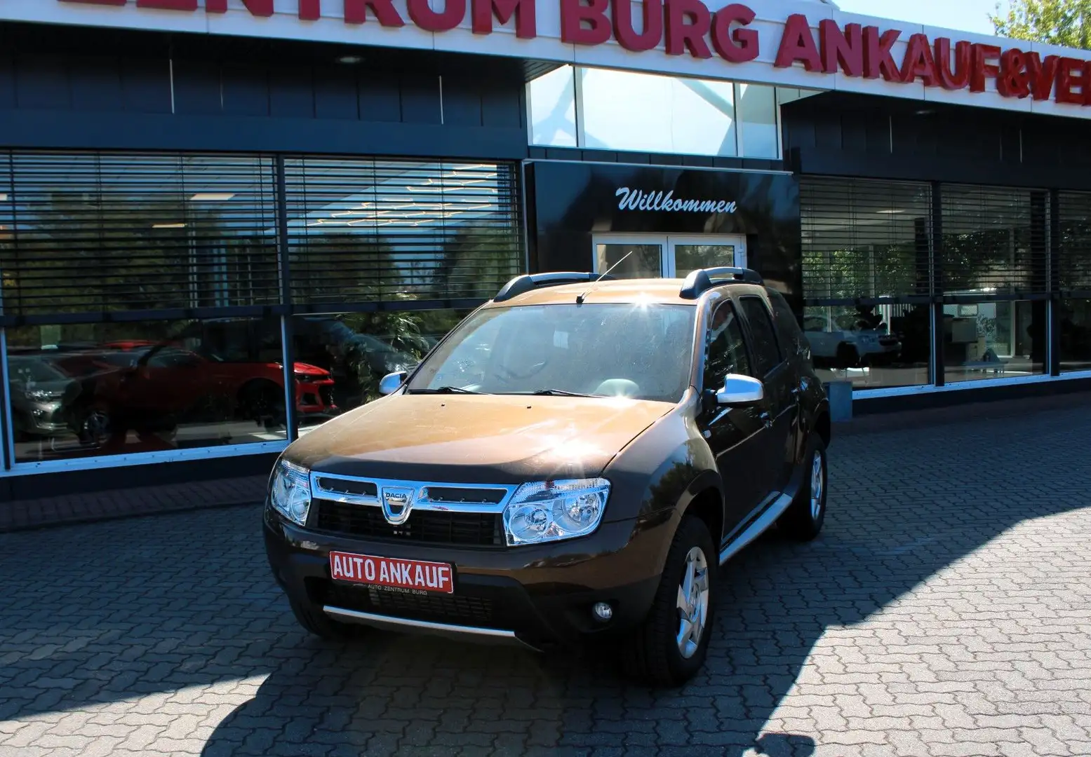 Dacia Duster I Prestige 1.6l KLIMA 1.Hd. wenig km Bruin - 2