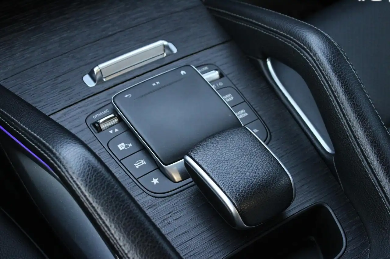 Mercedes-Benz GLE снимка Mercedes-Benz GLE