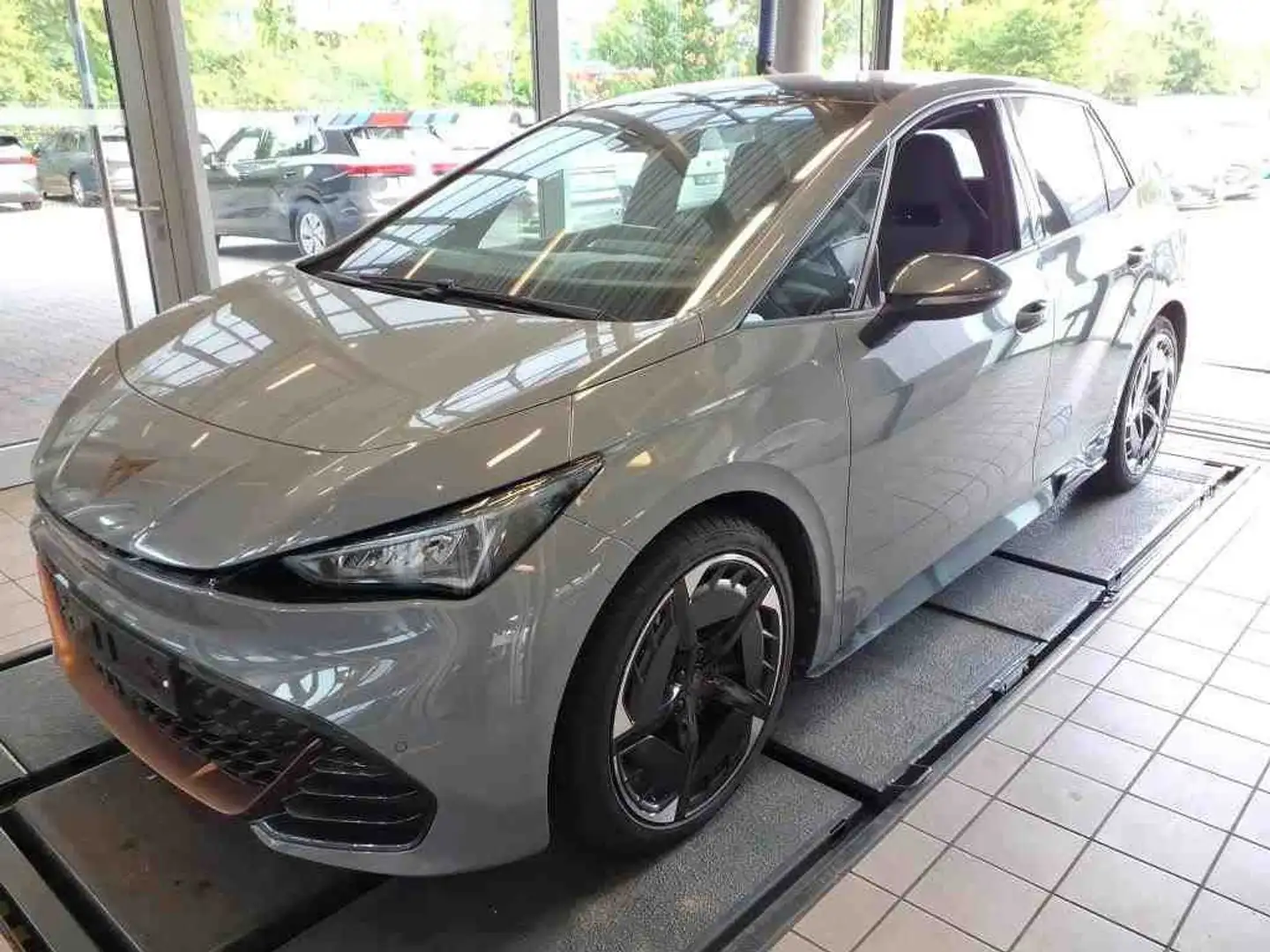 CUPRA Born e-Boost *HEAD-UP*LED*PANO*KAMERA*NAVI*WÄRMEPUMPE* Grau - 2