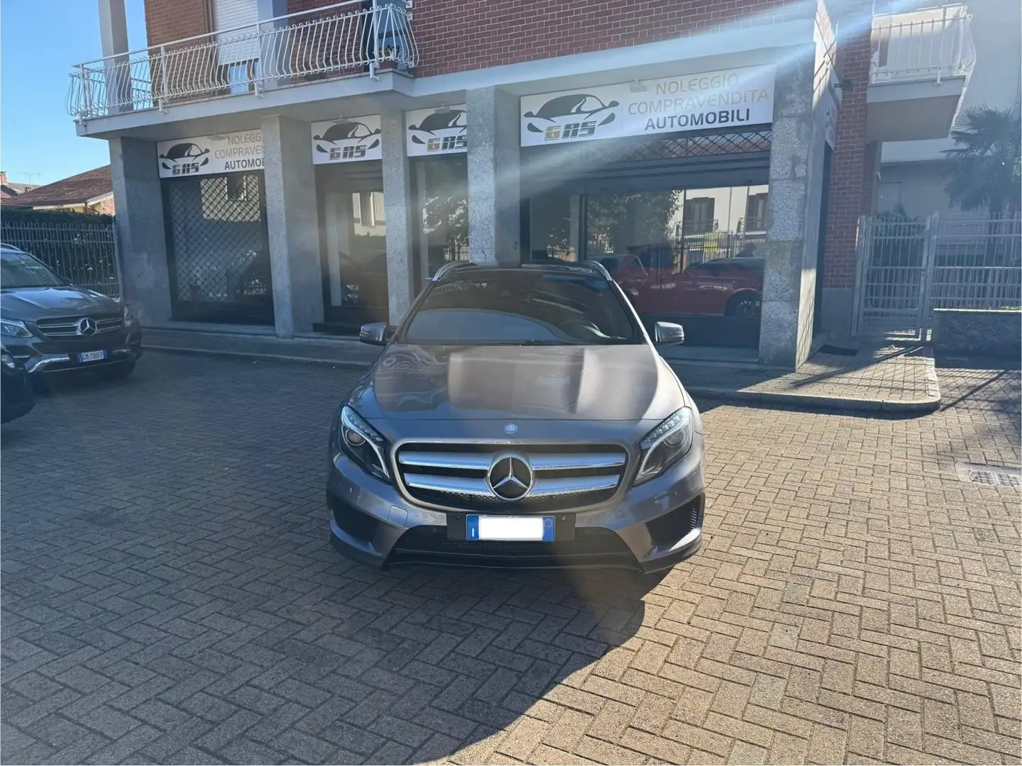 Mercedes-Benz GLA 220 MERCEDES-BENZ GLA 220 d Premium 177cv auto tetto!! Gris - 1
