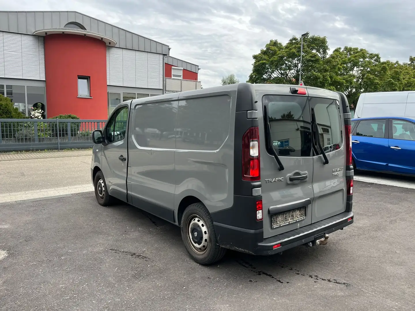 Renault Trafic L1H1 2,9t Komfort, Rückfahrkamera, AHK, Holzbod Silber - 1