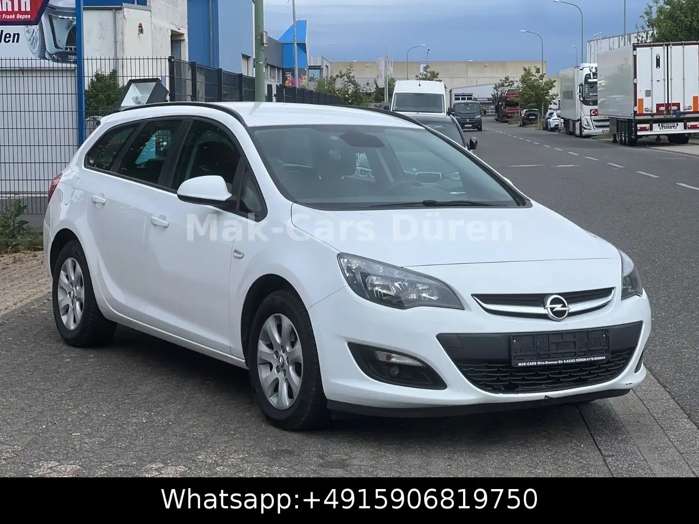 Opel Astra J Sports Tourer Selection / NAVI / Euro 6 Weiß - 2