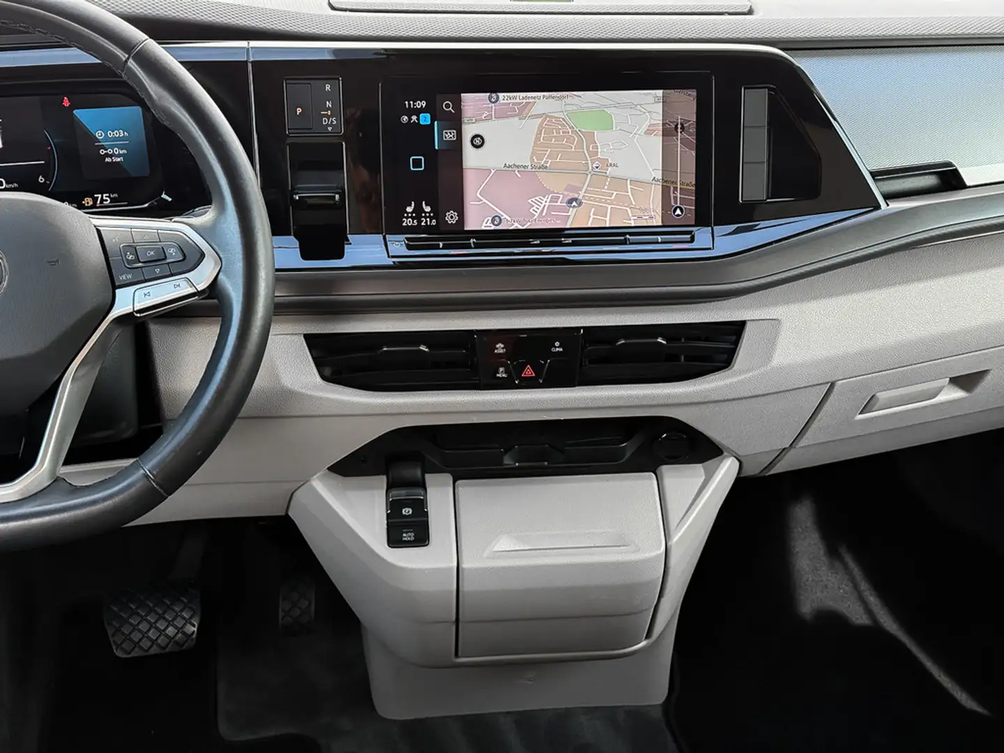 Volkswagen T7 Multivan 2.0 TDI LED/KAMERA/KEYLESS/Sitzh. Orange - 2