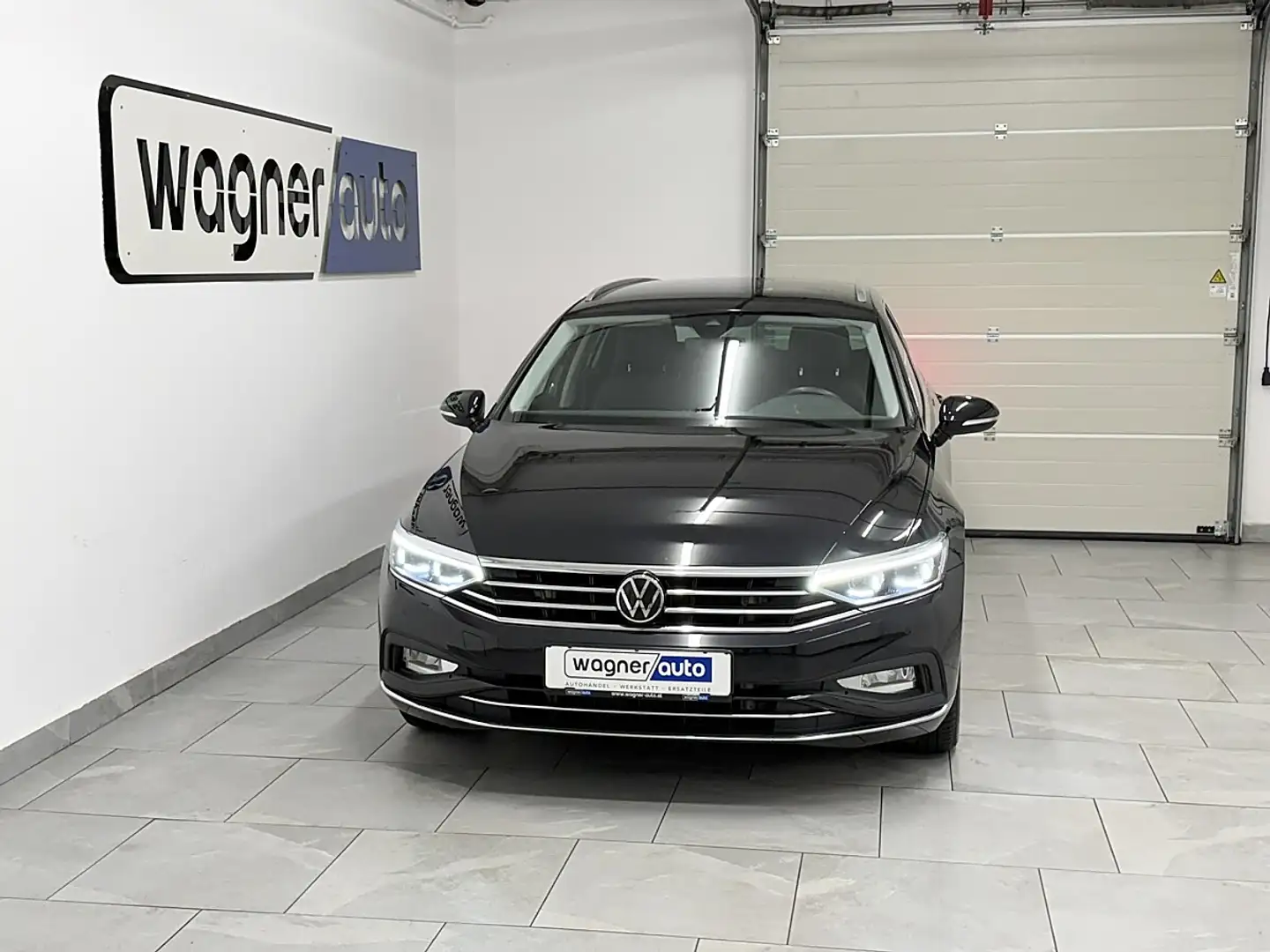 Volkswagen Passat Variant Elegance 2,0 SCR TDI DSG.IQ.LIGHT-LED-Matrix/AC... Schwarz - 1