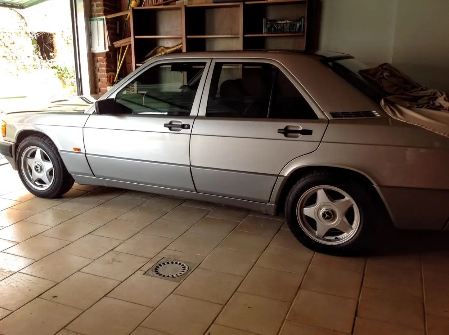 Mercedes-Benz A 190 - 1