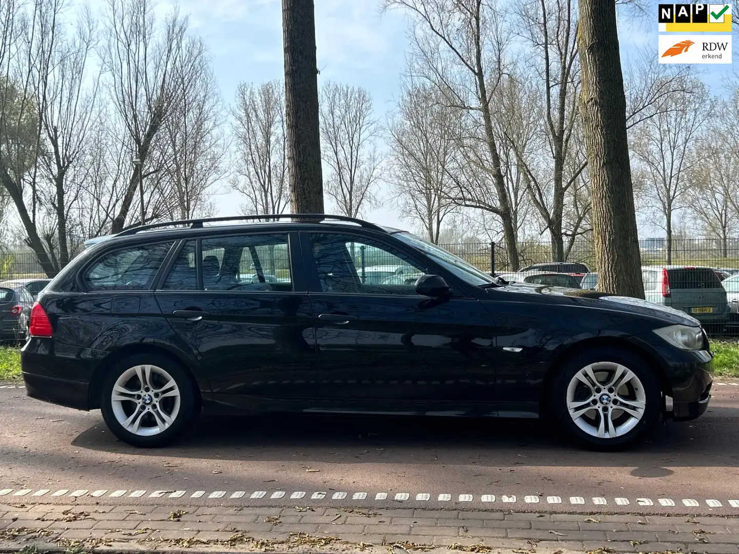 BMW 318 3-serie Touring 318i CLIMA!6BAK!APK!KOOPJE! Negro - 1