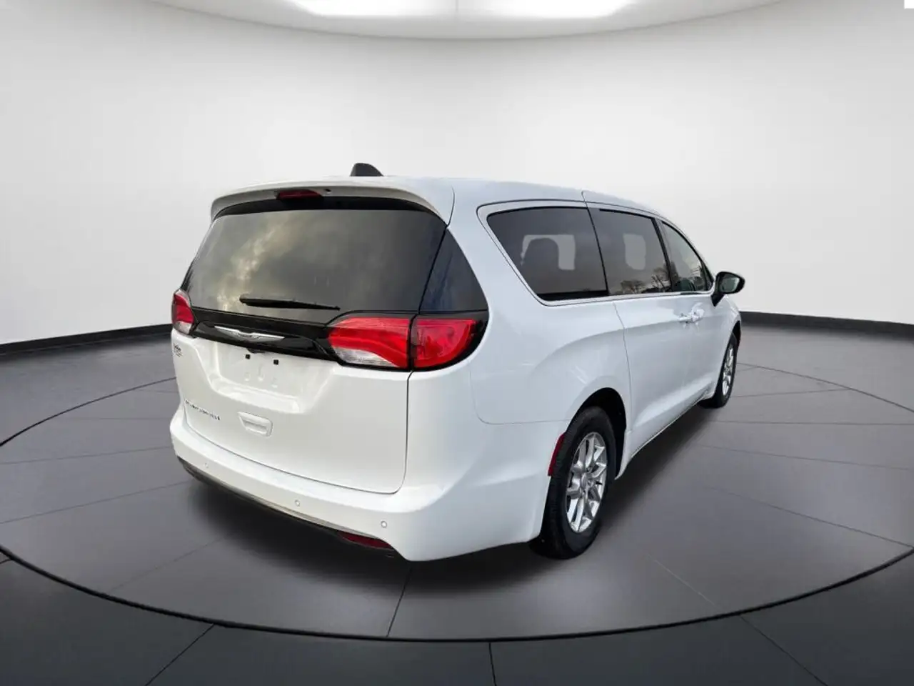 Chrysler Grand Caravan снимка Chrysler Grand Caravan