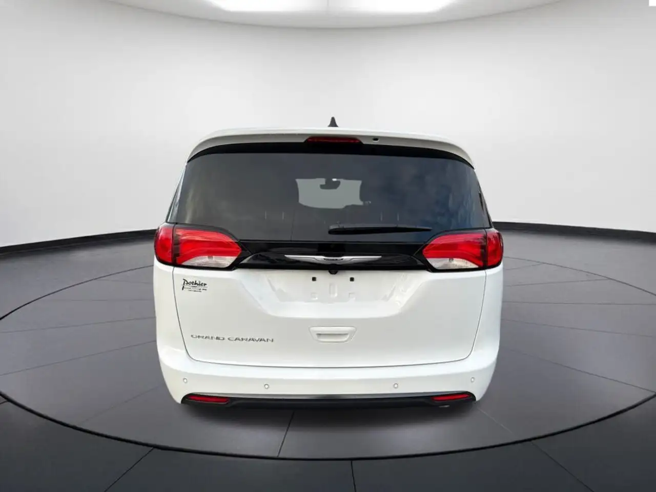 Chrysler Grand Caravan снимка Chrysler Grand Caravan