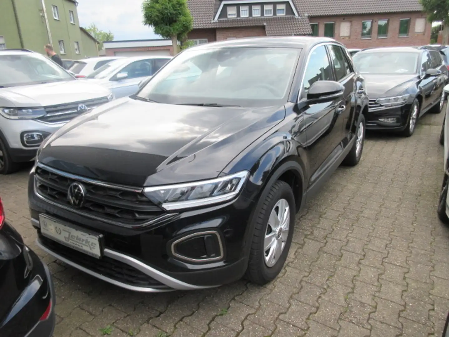 Volkswagen T-Roc Basis-Modell 1.0 TSI LED APS CLIMATRONIC APP eFH Z Negru - 1
