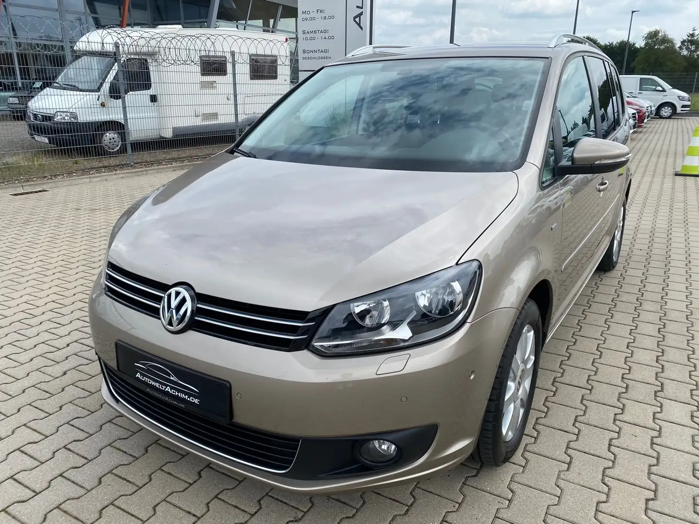 Volkswagen Touran Cup Beige - 1