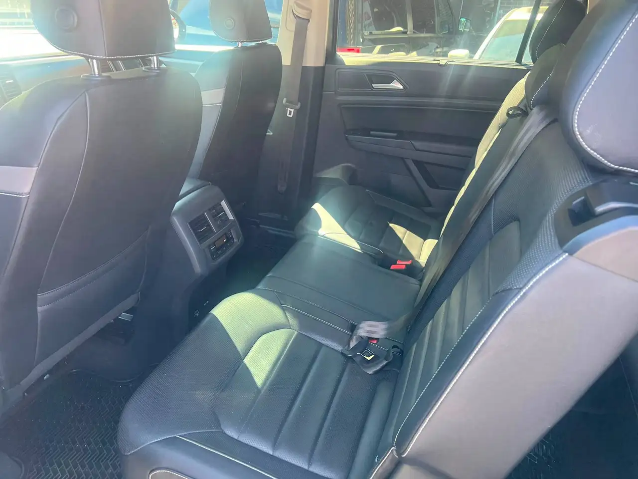 Volkswagen Atlas снимка Volkswagen Atlas