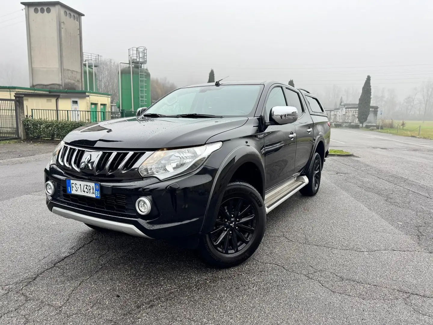 Mitsubishi L200 L200 Cab V 2018d cab 2.4d Nero - 1