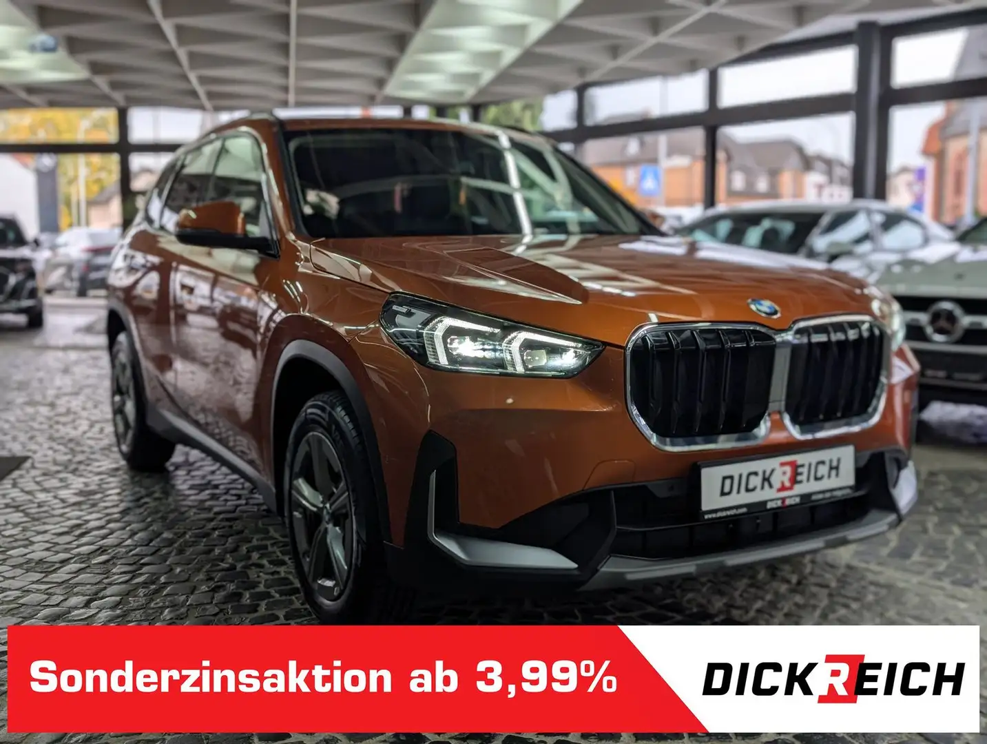 BMW X1 20 i sDrive SPORT SHADOW PANO AHK LED AHK ACC Orange - 1