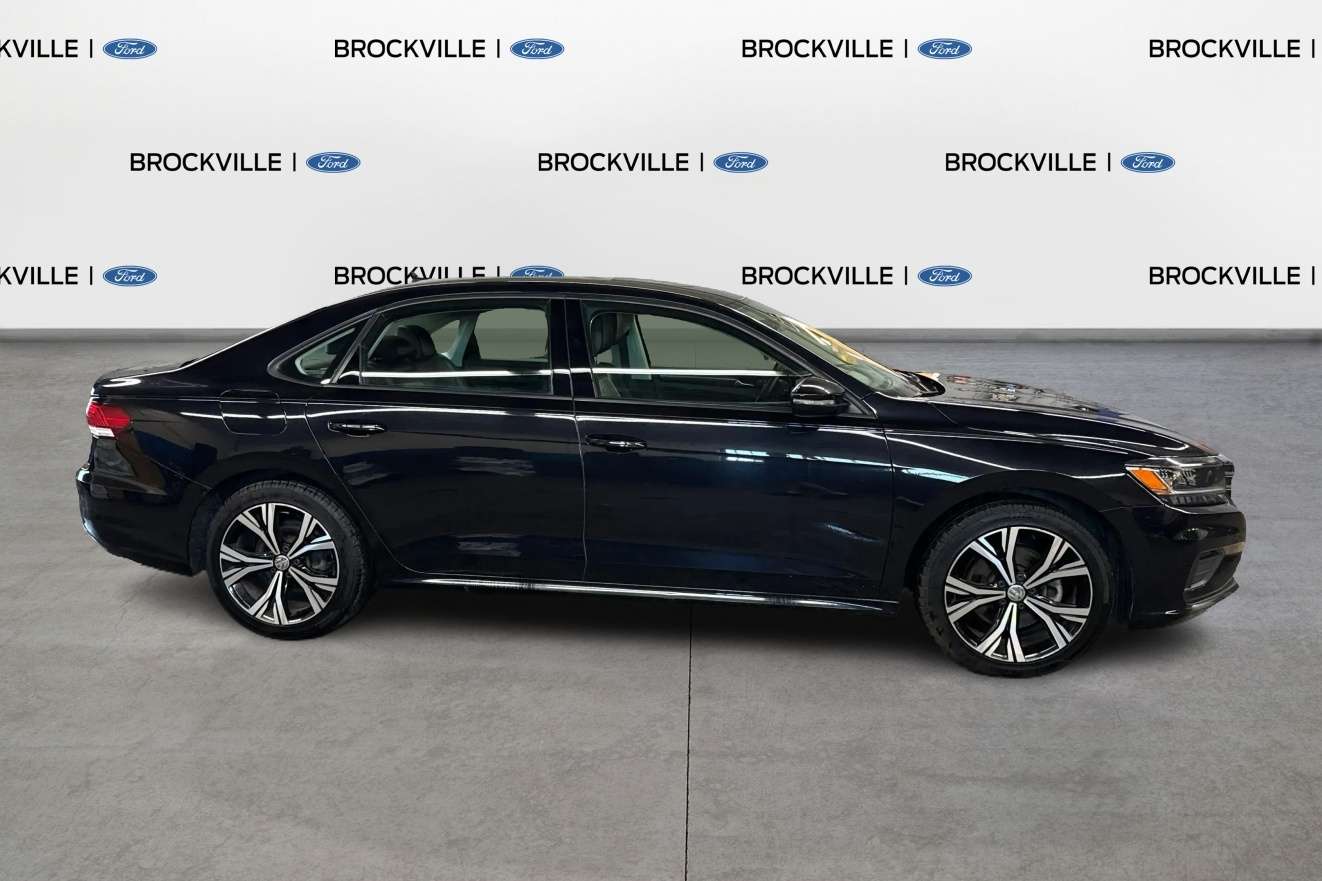 2022 Volkswagen Passat HIGHLINE  | Sunroof Heated Seats Power Seat — снимка 1