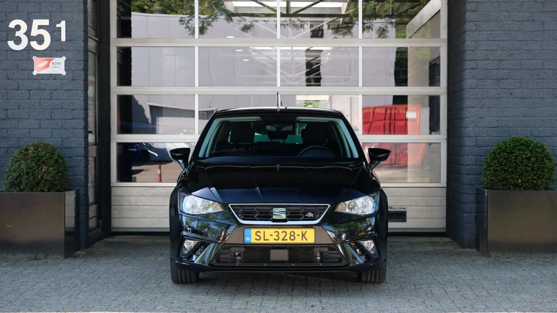 SEAT Ibiza 1.5 TSI EVO FR Business Intense 186PK ACC Carplay Zwart - 2