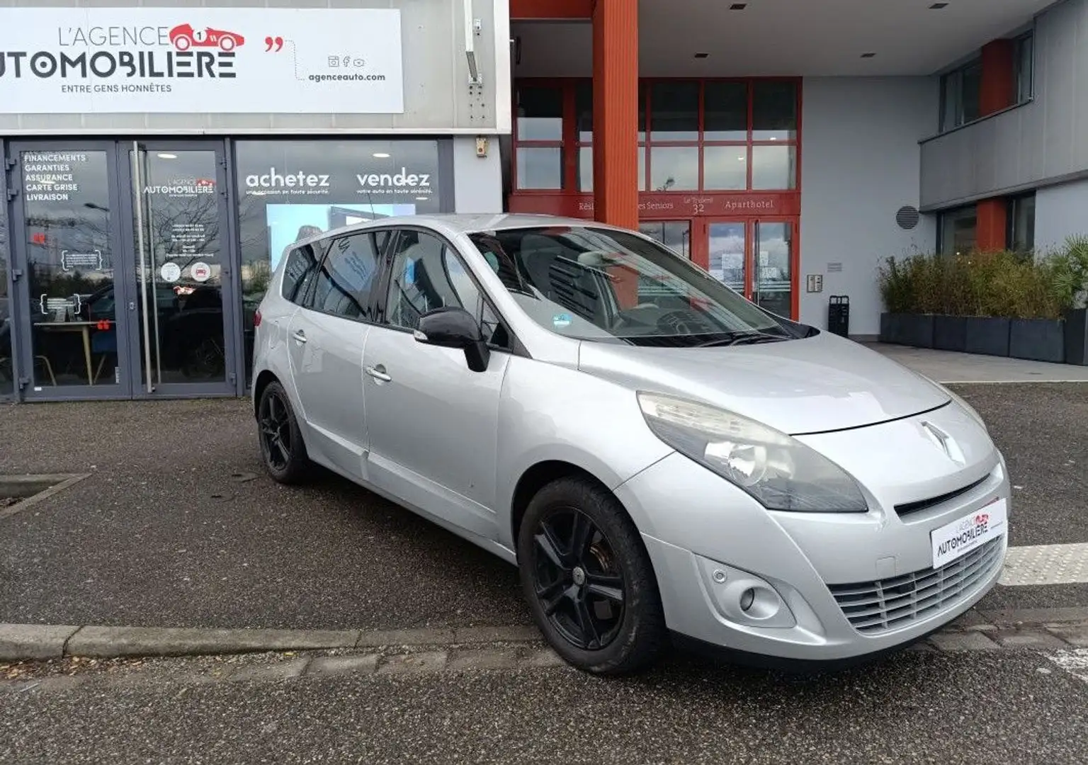 Renault Grand Scenic III 2L 150 CV BVA INT CUIR Silber - 1