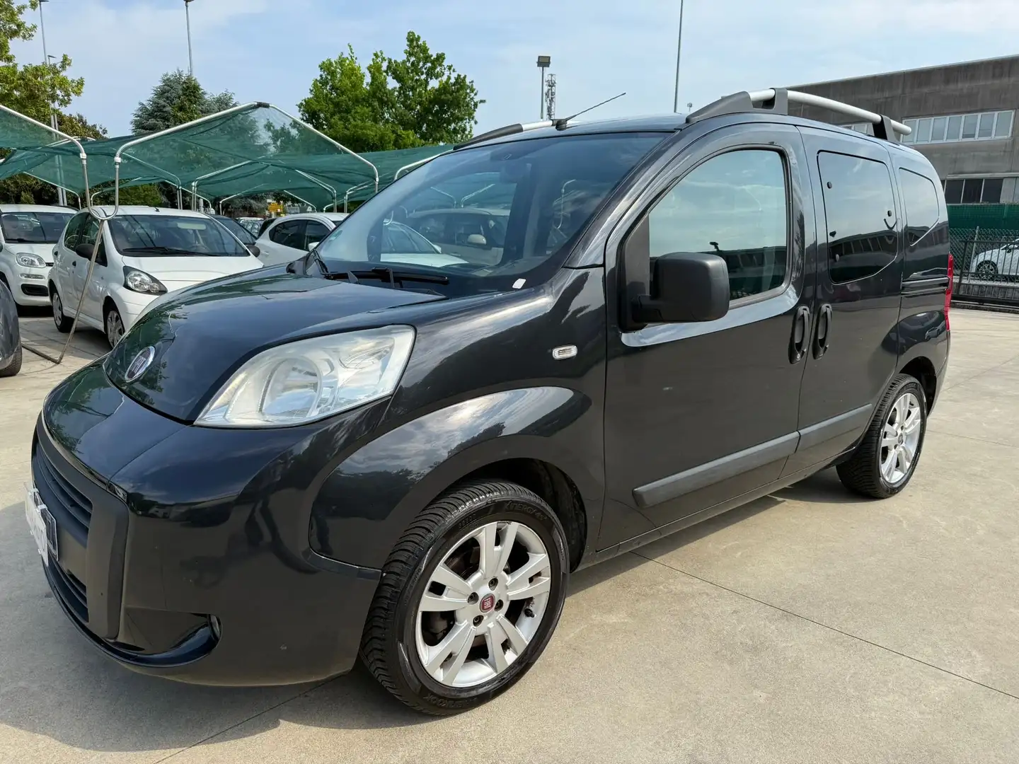 Fiat Qubo 1.3 mjt DIESEL 75Cv GANCIO TRAINO Černá - 2