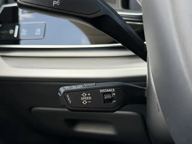 Audi Q8 view 19
