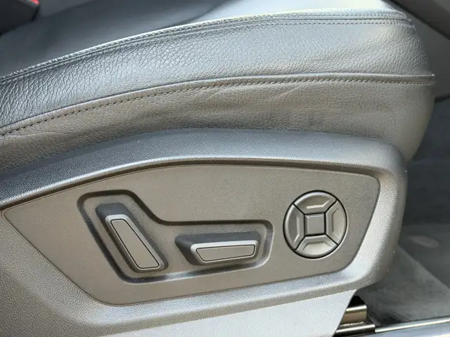 Audi Q8 view 17