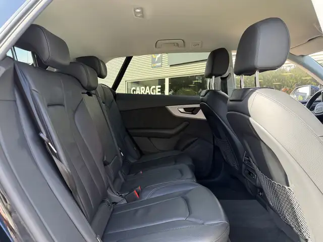 Audi Q8 view 28