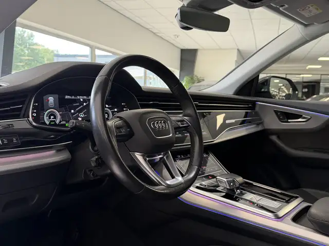 Audi Q8 view 2