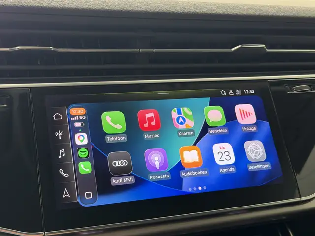 Audi Q8 view 20