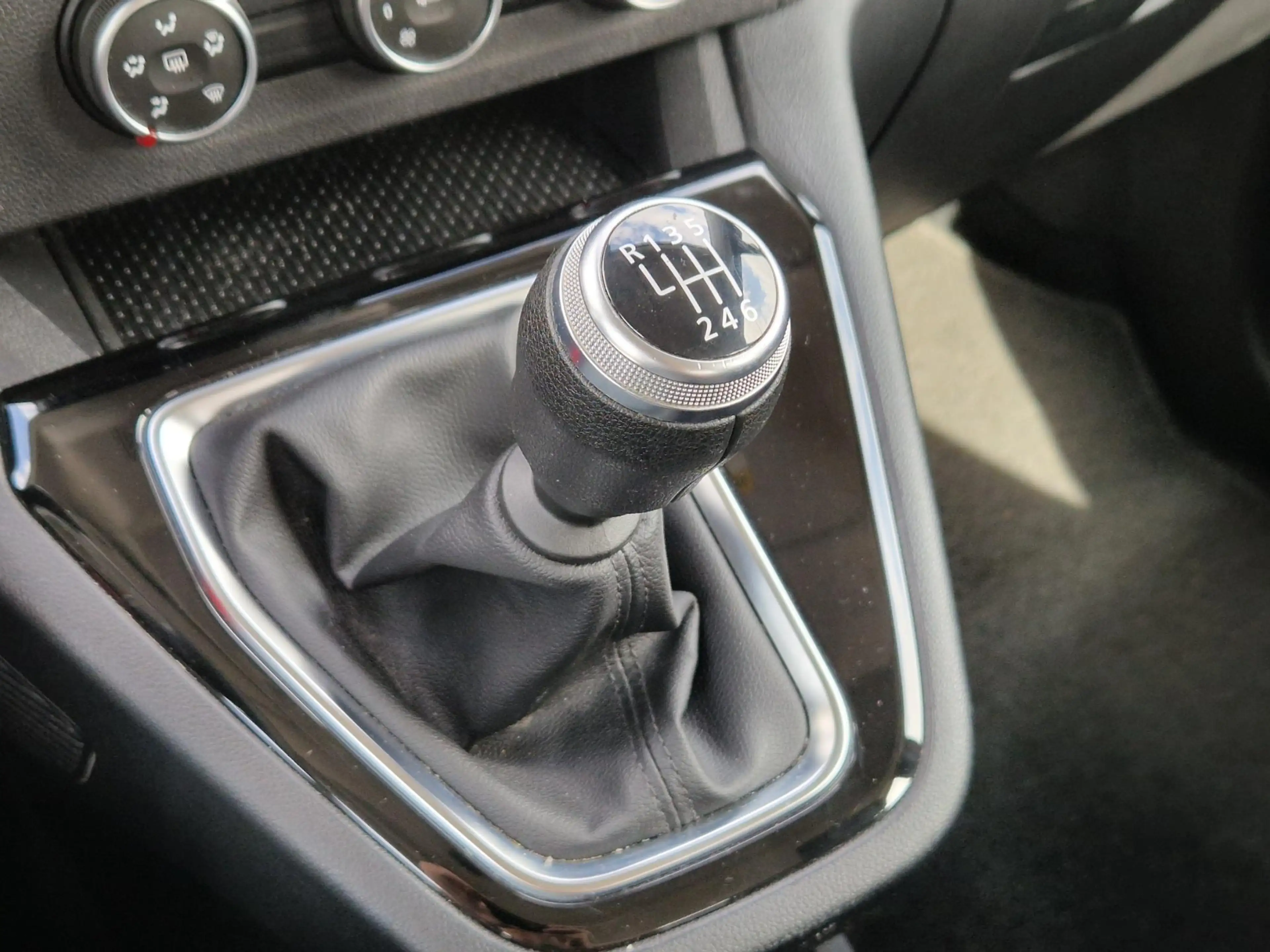 Renault Kangoo 1.3 TCe CRUISE CARPLAY TREKHAAK — photo 12
