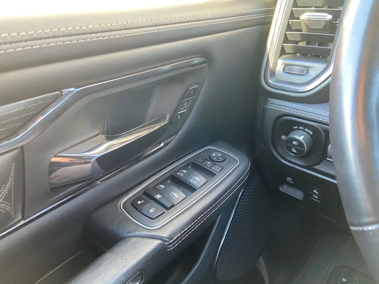 RAM 1500 fotografie RAM 1500