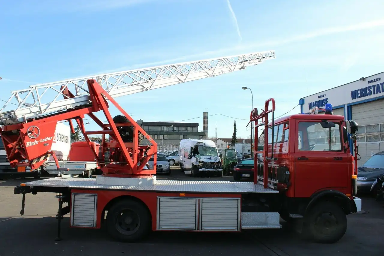Mercedes-Benz LP709 DL18 DREHLEITER, foto 3