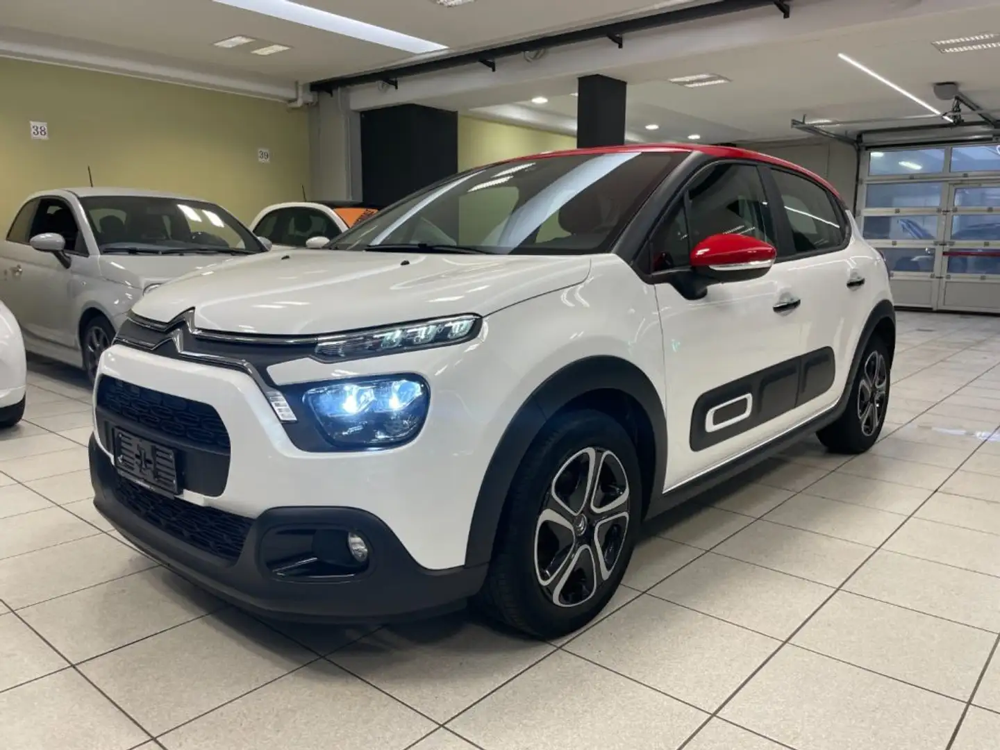 Citroen C3 PureTech 83 Shine+TETTO ROSSO+CarPlay+LED-21.000KM Weiß - 1