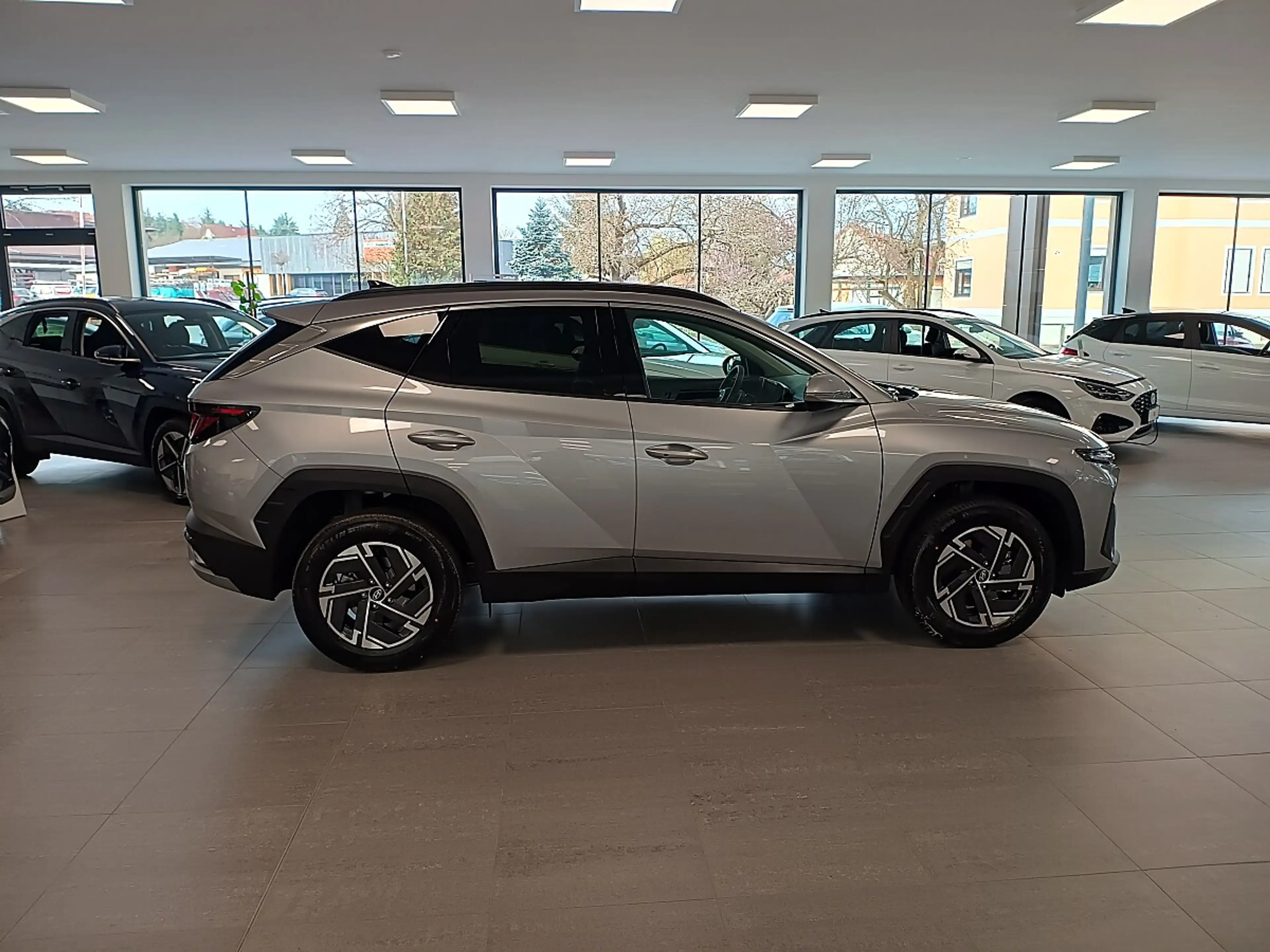 Hyundai TUCSON Tucson 1,6 T-GDI HEV 4WD Jubile *LED*Navi*Sitzh... — photo 6
