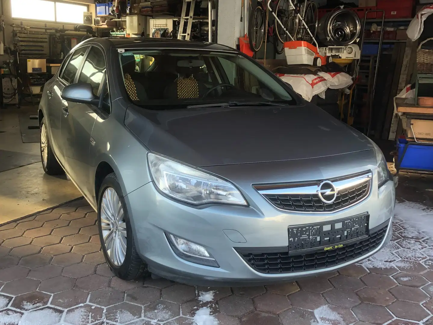 Opel Astra 1,4 Turbo Ecotec Color Start/Stop System Silber - 1